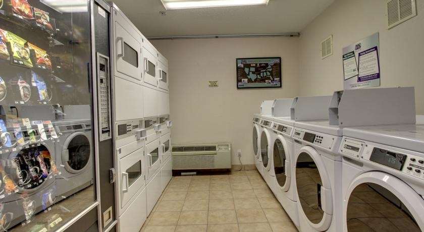 Intown Suites Extended Stay Greensboro Nc - Lanada Bekvämligheter bild