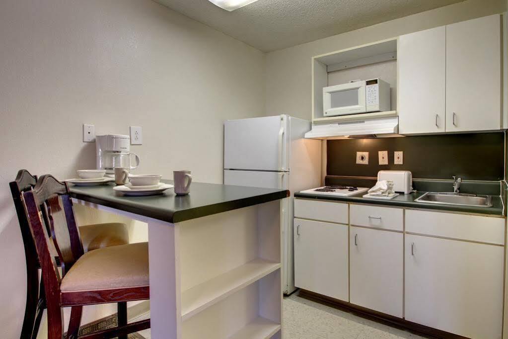 Intown Suites Extended Stay Greensboro Nc - Lanada Exteriör bild
