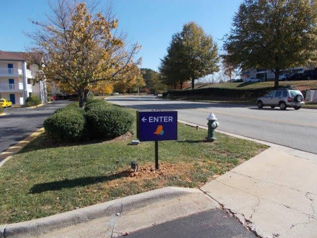 Intown Suites Extended Stay Greensboro Nc - Lanada Exteriör bild